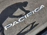 2025 Chrysler Pacifica - Preview 12
