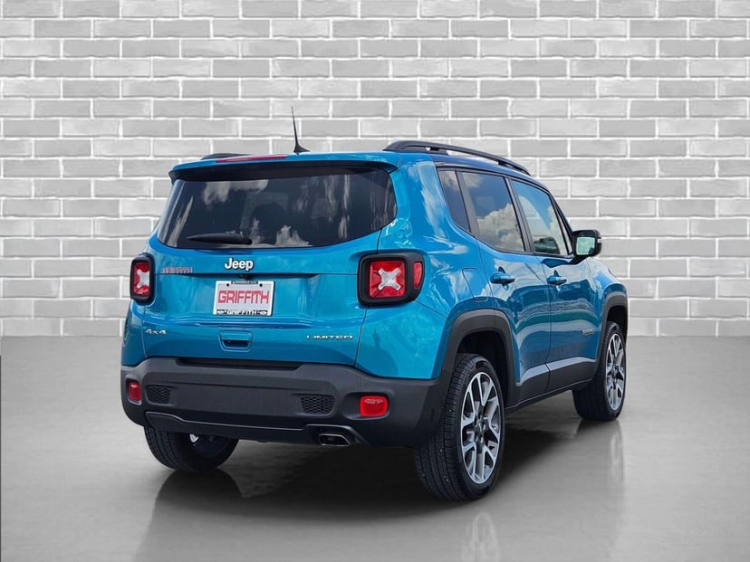 2022 Jeep Renegade - Image 2