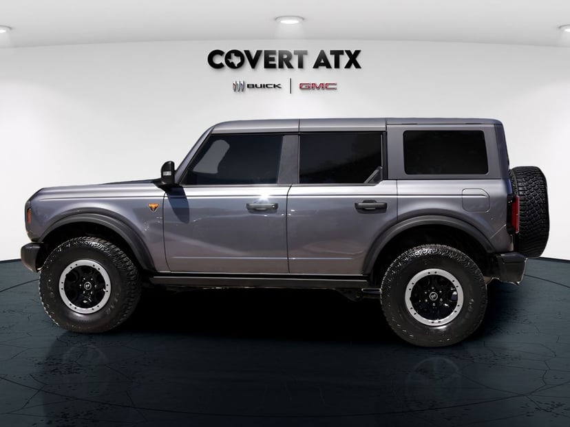 2022 Ford Bronco - Image 1