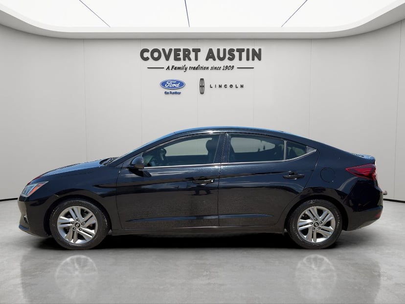 2019 Hyundai Elantra - Image 2