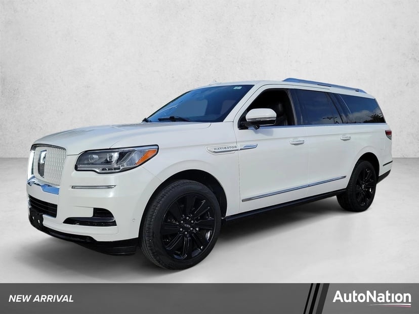 2023 Lincoln Navigator - Image 1