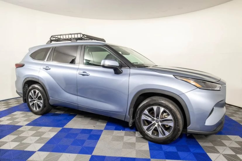 2024 Toyota Highlander - Image 2