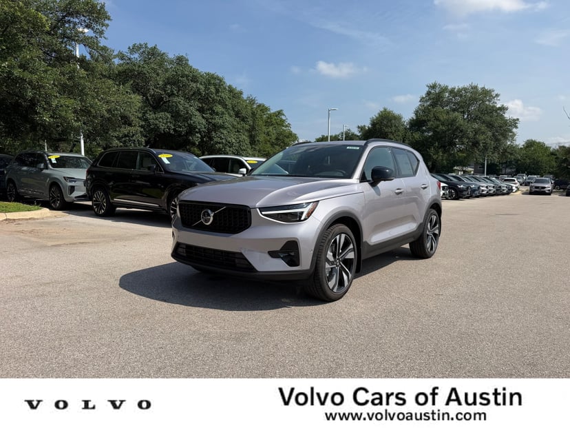 2026 Volvo XC40 - Image 2