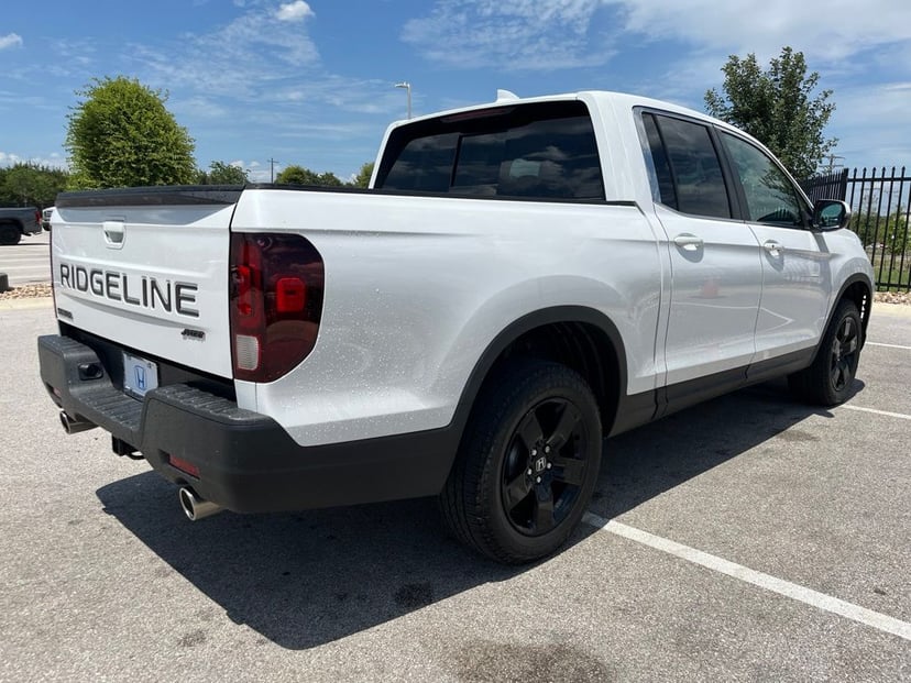 2024 Honda Ridgeline - Image 2