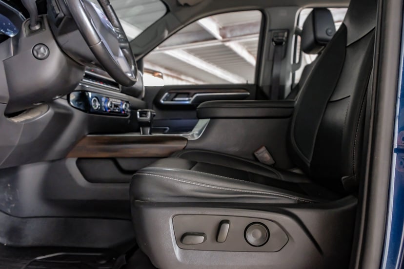 2023 GMC Sierra 1500 - Image 2
