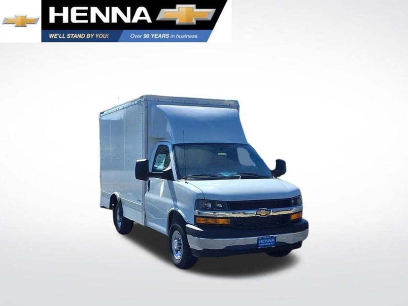 2025 Chevrolet Express Cutaway - Image 1