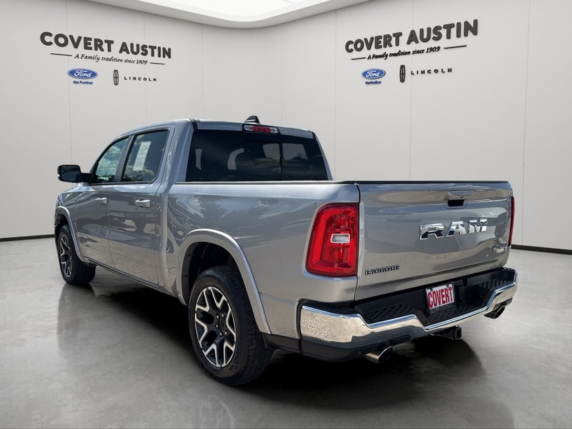 2025 Dodge 1500 - Image 2