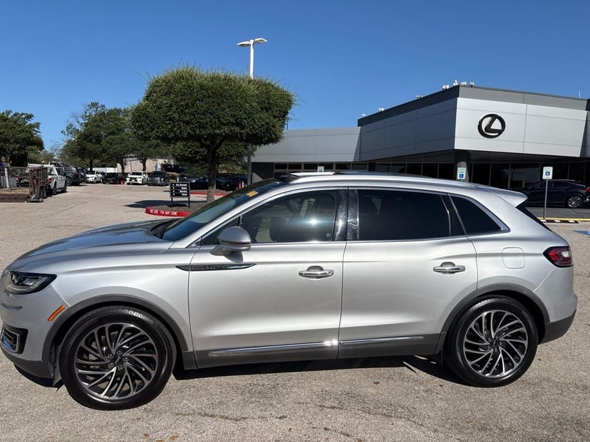 2019 Lincoln Nautilus - Image 1