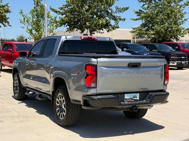 2024 Chevrolet Colorado - Image 2