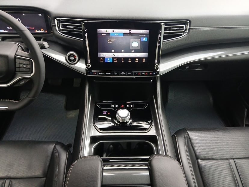 2022 Jeep Wagoneer - Image 3
