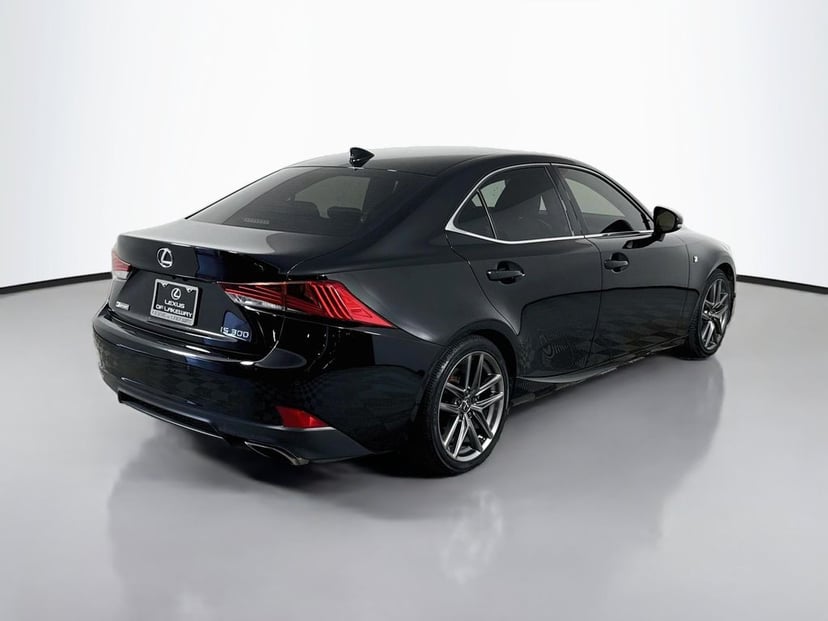 2020 Lexus IS - Image 3