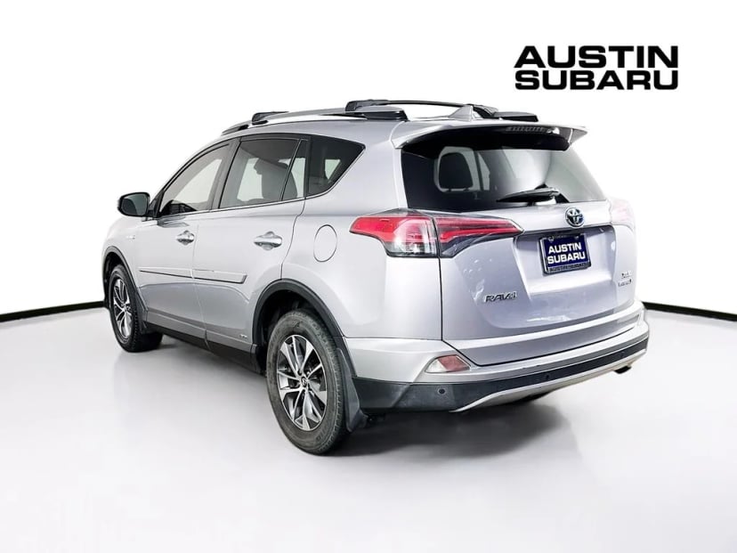 2018 Toyota RAV4 - Image 2