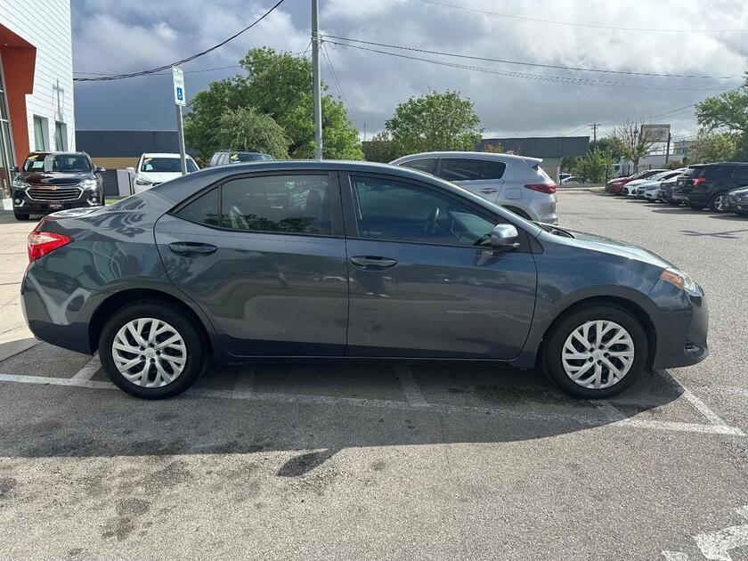2017 Toyota Corolla - Image 2