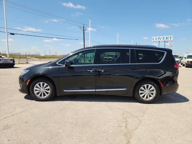 2019 Chrysler Pacifica - Image 2