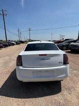2014 Chrysler 300 - Preview 6
