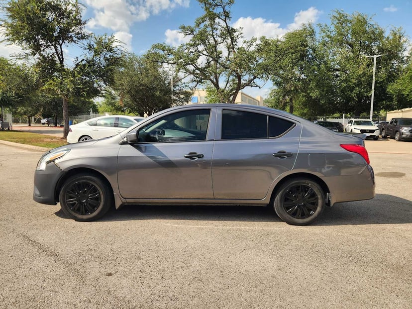 2016 Nissan Versa - Image 2