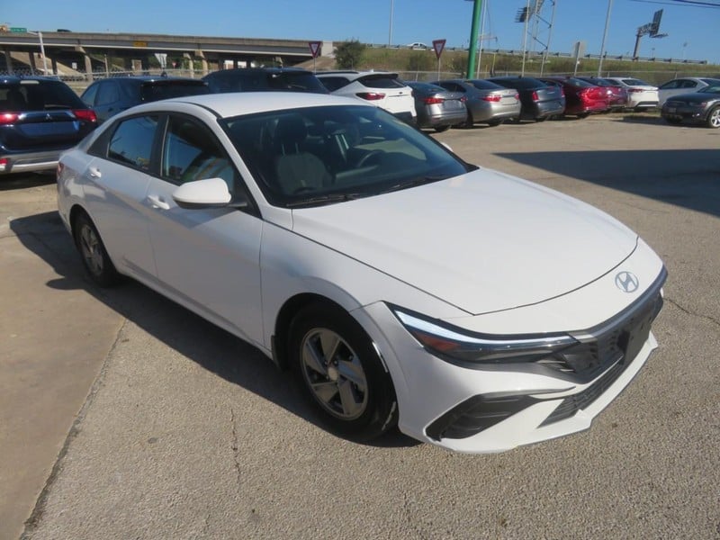 2024 Hyundai Elantra - Image 1