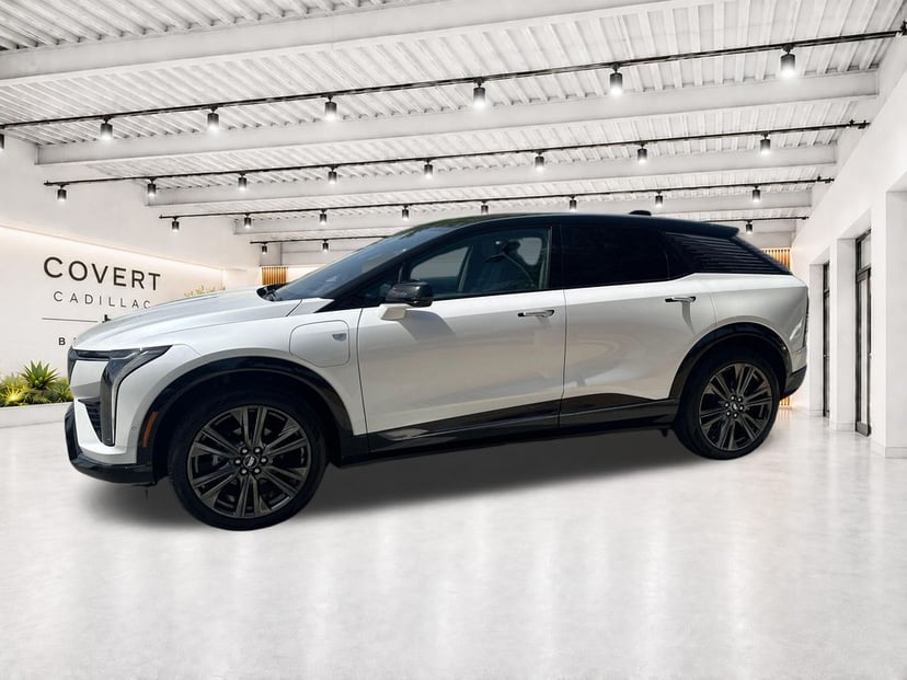 2025 Cadillac Optiq - Image 3
