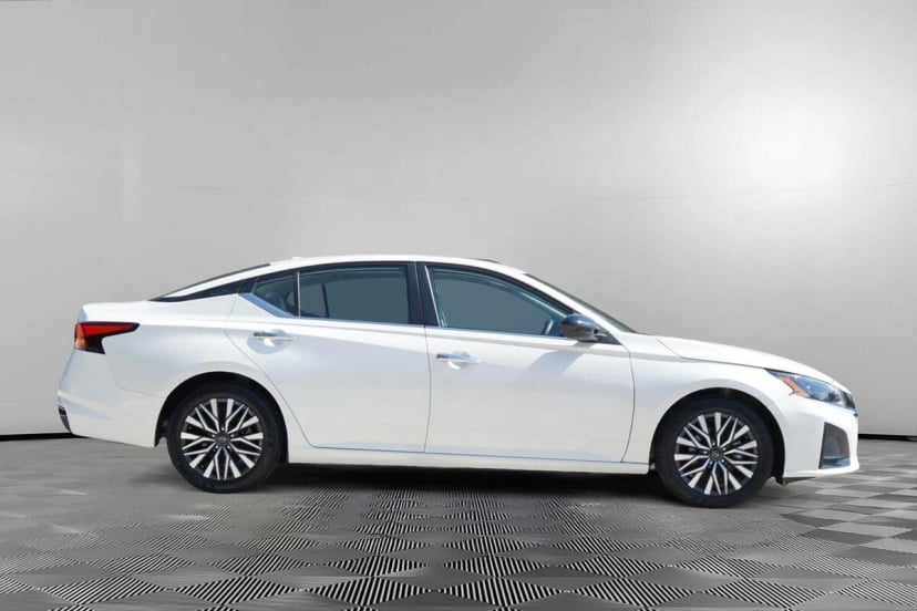 2025 Nissan Altima - Image 1