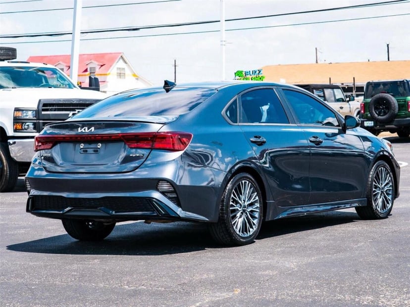 2022 Kia Forte - Image 2