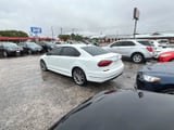 2018 Volkswagen Passat - Preview 3
