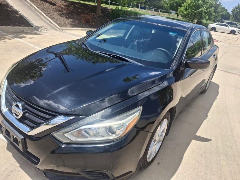 2017 Nissan Altima - Image 1