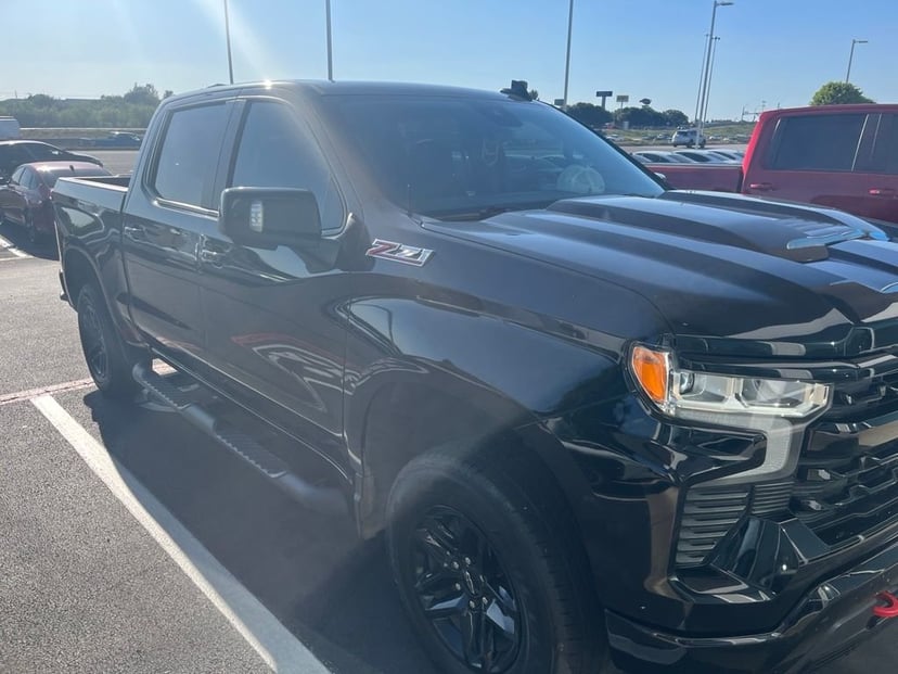 2023 Chevrolet Silverado 1500 - Image 2