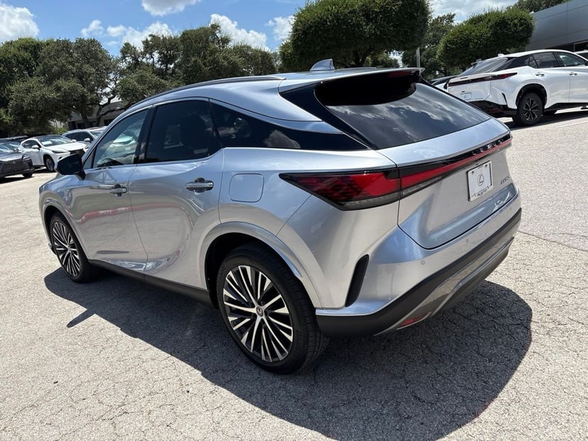 2025 Lexus RX - Image 3