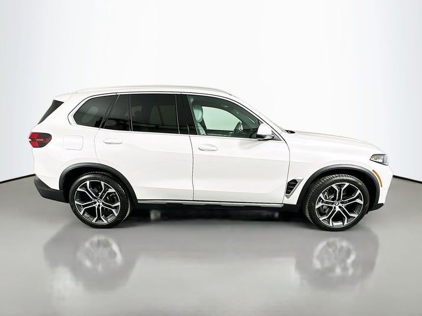 2024 BMW X5 - Image 2