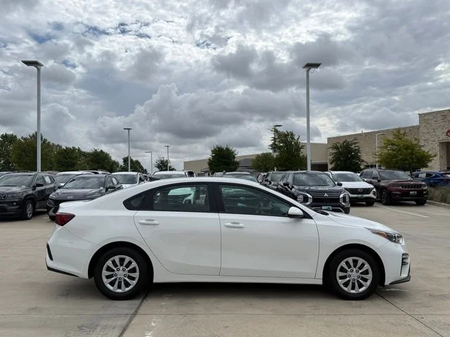 2019 Kia Forte - Image 2
