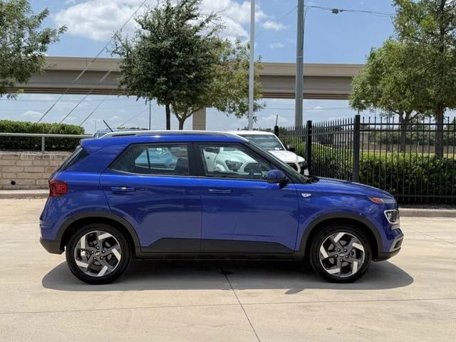 2024 Hyundai Venue - Image 2
