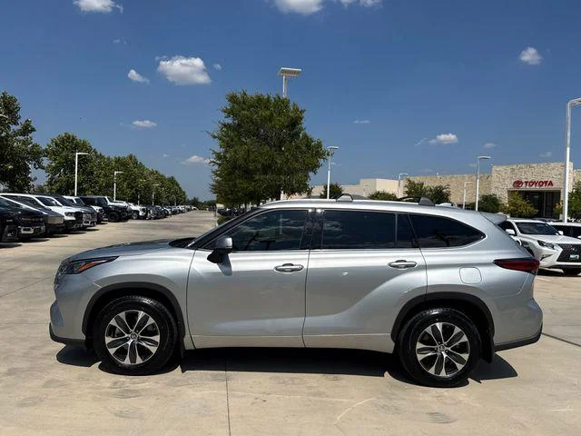 2020 Toyota Highlander - Image 3