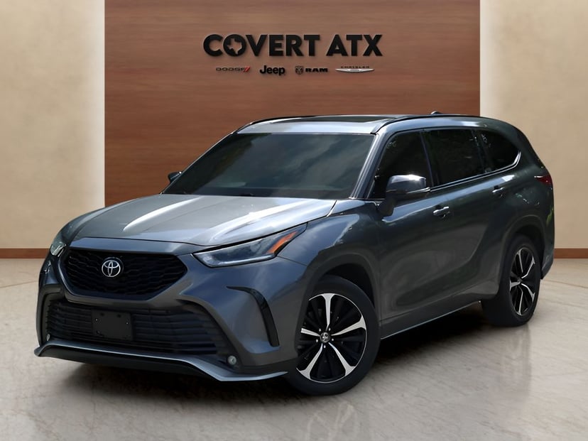 2021 Toyota Highlander - Image 1