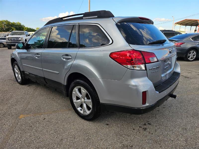 2012 Subaru Outback - Image 3