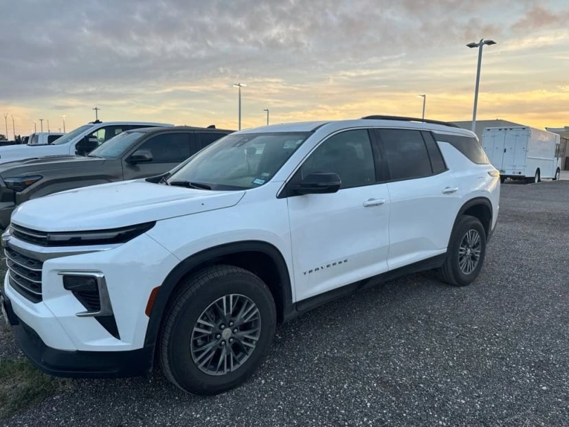 2025 Chevrolet Traverse - Image 1