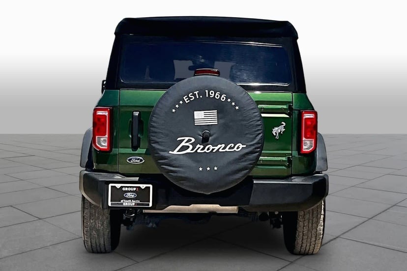 2023 Ford Bronco - Image 3