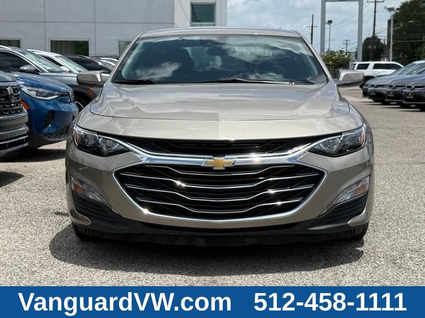 2025 Chevrolet Malibu - Image 3