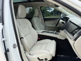 2025 Volvo XC90 - Preview 9