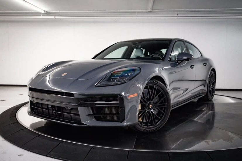 2026 Porsche Panamera - Image 1