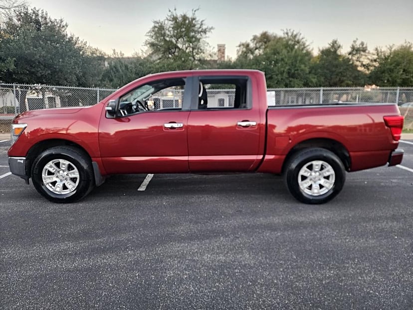 2018 Nissan Titan - Image 1