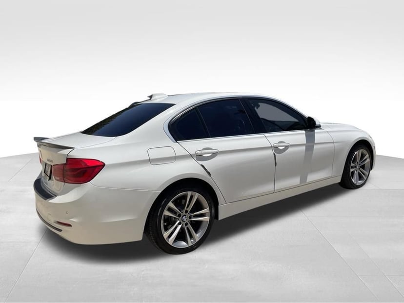 2017 BMW 330i - Image 3