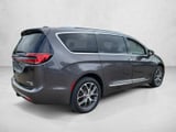 2021 Chrysler Pacifica - Preview 5