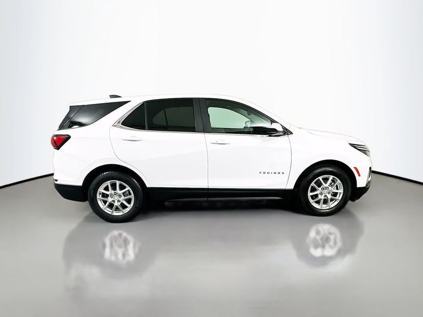 2022 Chevrolet Equinox - Image 2