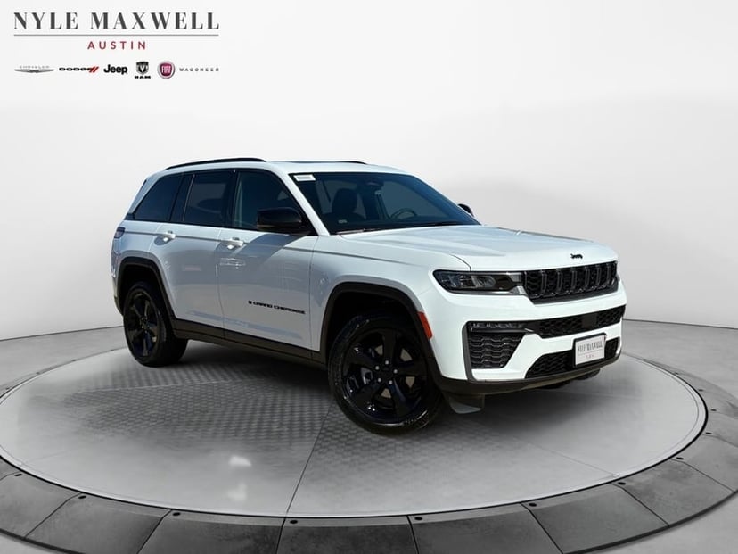 2026 Jeep Grand Cherokee - Image 2