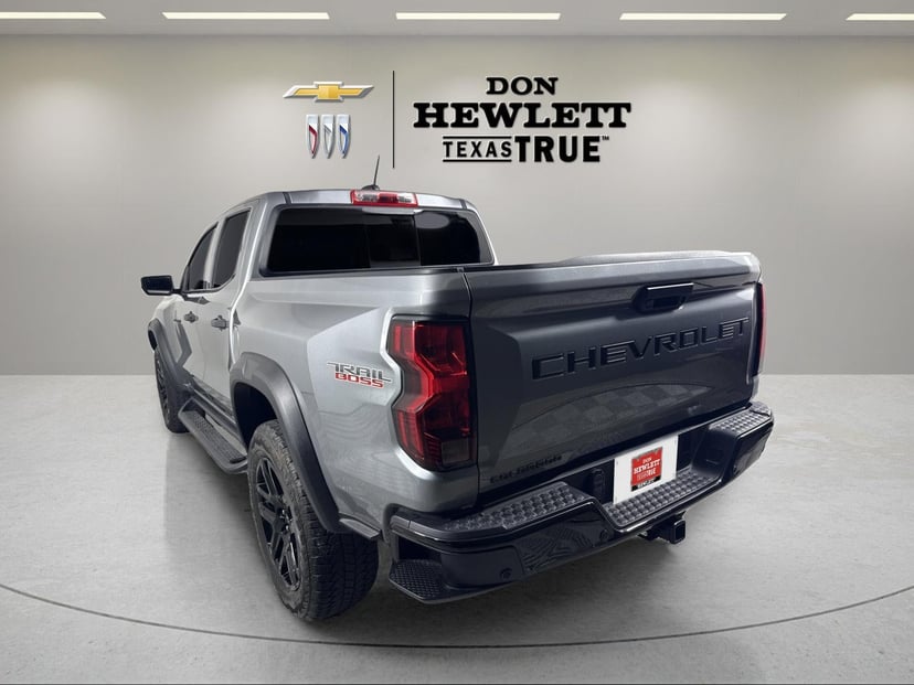 2024 Chevrolet Colorado - Image 3
