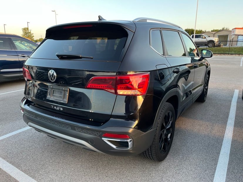 2023 Volkswagen Taos - Image 3