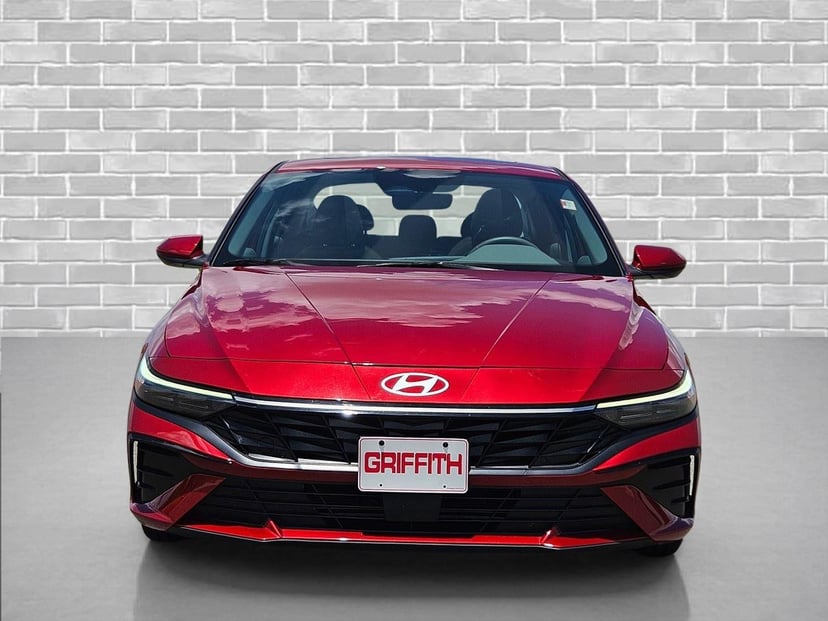 2025 Hyundai Elantra - Image 2
