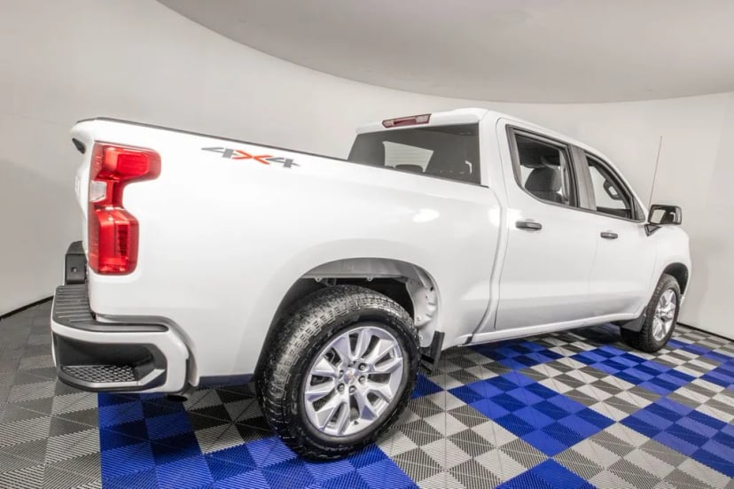 2024 Chevrolet Silverado 1500 - Image 3