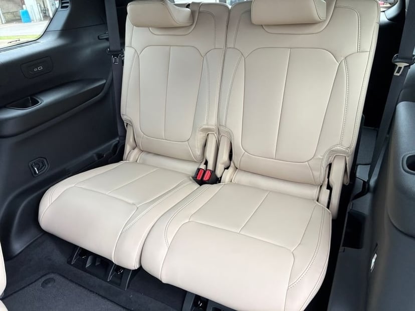 2026 Jeep Grand Cherokee L - Image 3