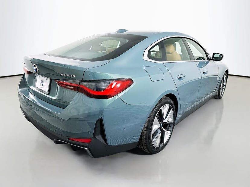 2026 BMW i4 - Image 3